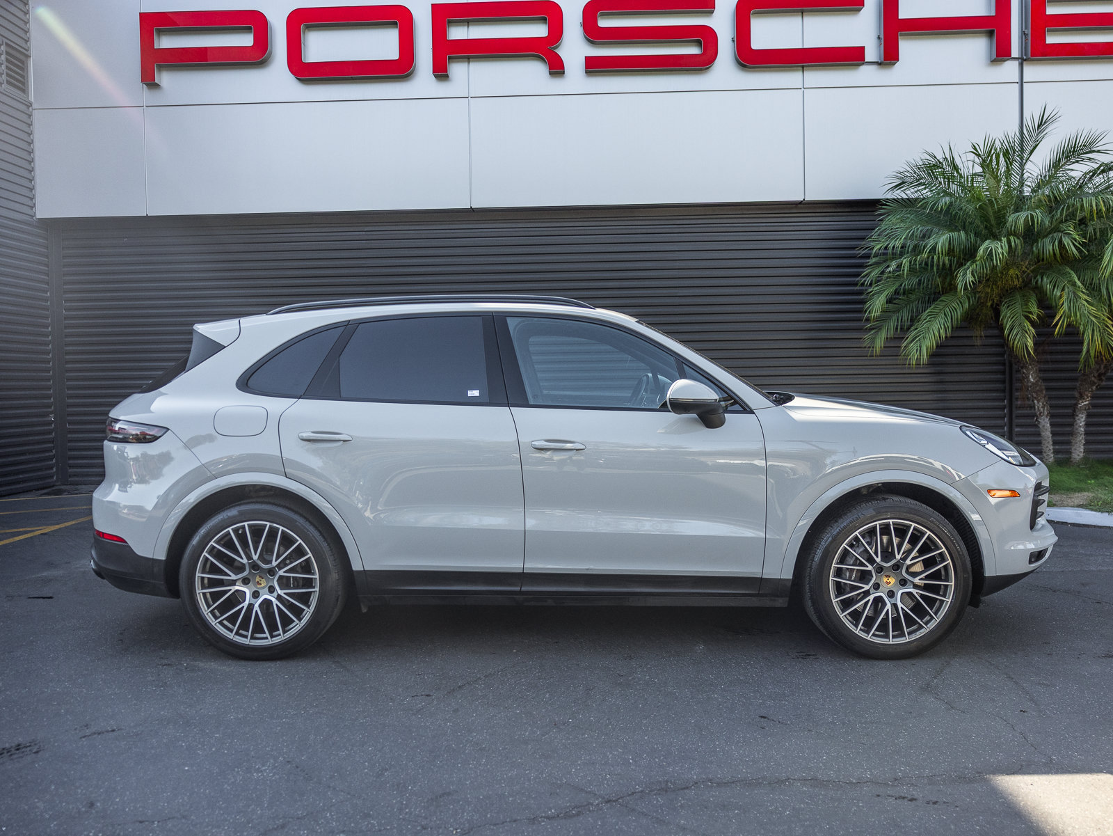 Certified 2023 Porsche Cayenne Platinum Edition AWD/4WD image 10