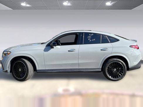 Used 2025 Mercedes-Benz GLC 300 4MATIC image 2