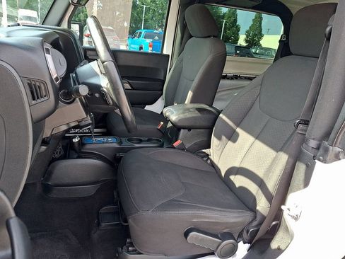 Used 2018 Jeep Wrangler Sport AWD/4WD image 16