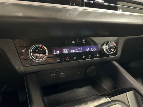 Used 2022 Mitsubishi Outlander SEL image 28