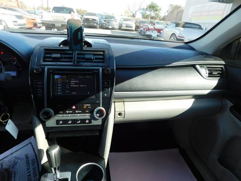 Used 2012 Toyota Camry LE image 30