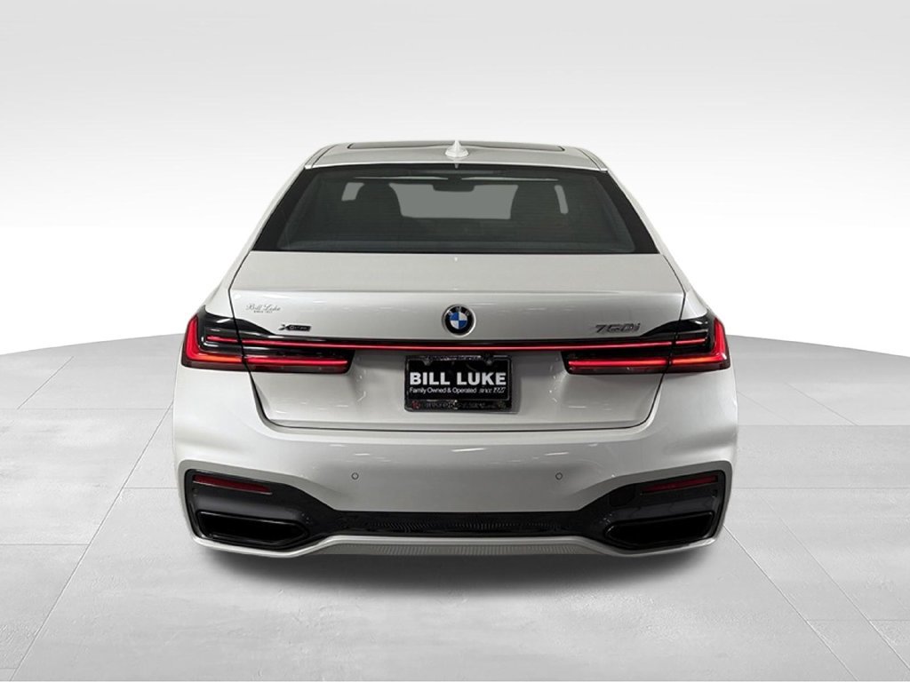 Used 2022 BMW 750i xDrive w/ Luxury Rear Seating Package AWD/4WD image 7