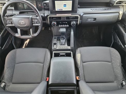 Used 2025 Toyota Tacoma SR image 18