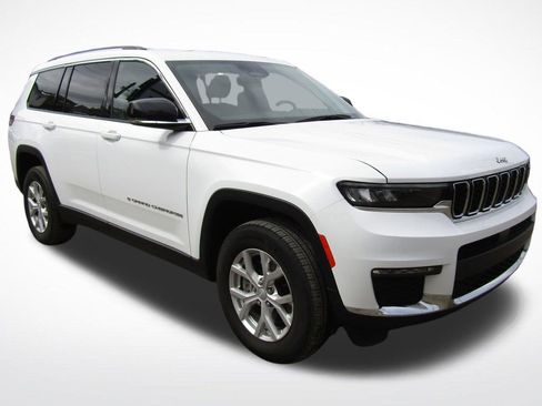 Used 2023 Jeep Grand Cherokee L Limited AWD/4WD image 5