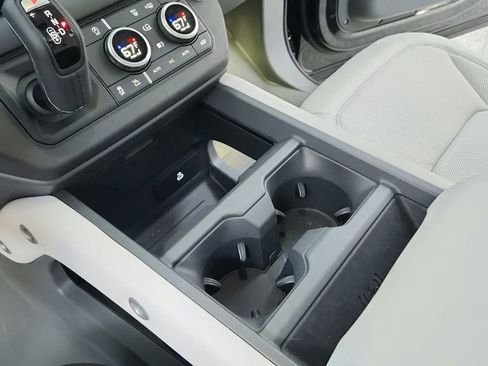 Used 2025 Land Rover Defender 110 S image 34