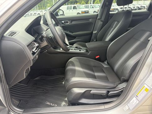 Used 2023 Honda Civic Sport image 16