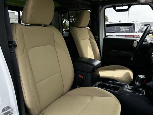 Used 2021 Jeep Gladiator Sport AWD/4WD image 30
