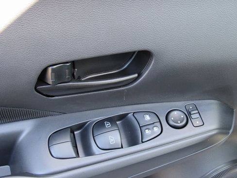 New 2025 Nissan Kicks Play S image 12