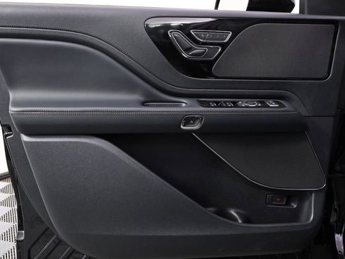 New 2026 Lincoln Aviator AWD image 23