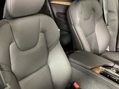 New 2025 Volvo XC90 T8 Plus w/ Protection Package Premier AWD/4WD image 21