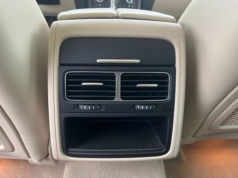 Used 2013 Volkswagen Touareg TDI AWD/4WD image 17