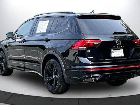 Used 2024 Volkswagen Tiguan SE R-Line FWD image 7
