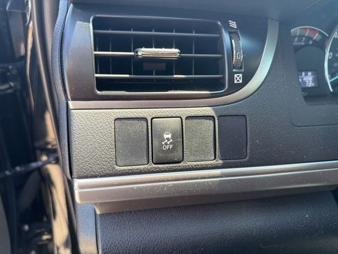 Used 2012 Toyota Camry SE FWD image 11