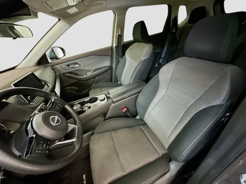 Used 2023 Nissan Rogue SV image 13