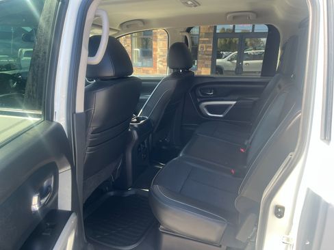 Used 2018 Nissan Titan PRO-4X image 5