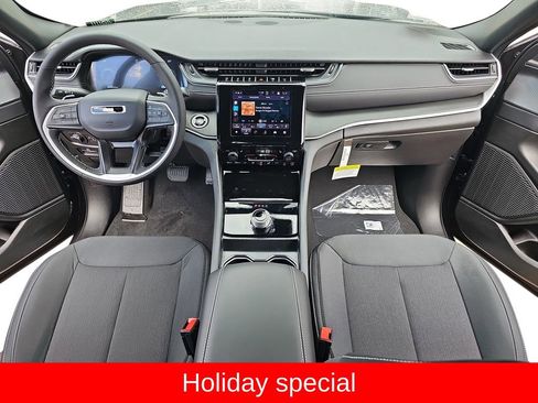 New 2025 Jeep Grand Cherokee Laredo w/ Luxury Tech Group I image 9