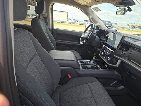 Used 2024 Ford Expedition Max XLT RWD image 24