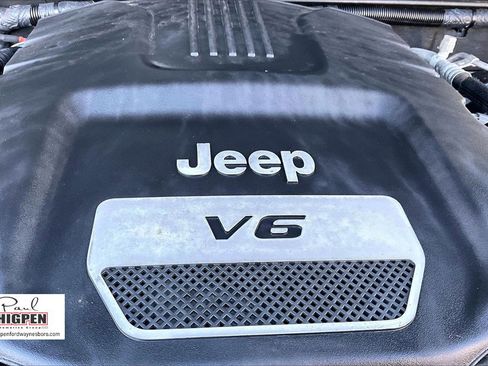 Used 2018 Jeep Wrangler Unlimited Sport image 33