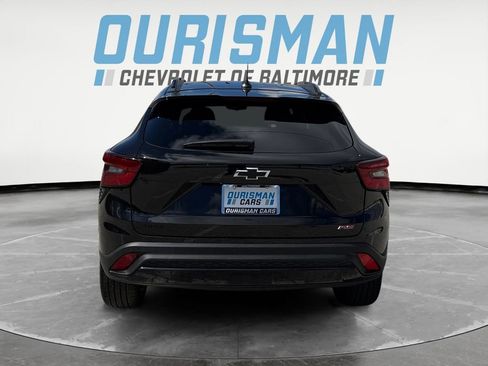 Certified 2025 Chevrolet Trax RS w/ Sunroof Package FWD image 5