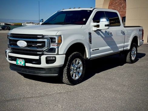 Used 2022 Ford F250 Platinum w/ FX4 Off-Road Package image 3