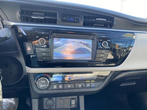 Used 2015 Toyota Corolla LE FWD image 12
