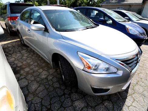 Used 2015 Nissan Altima 2.5 S w/ Special Edition Package image 3