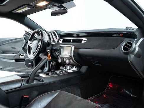 Used 2013 Chevrolet Camaro ZL1 image 27