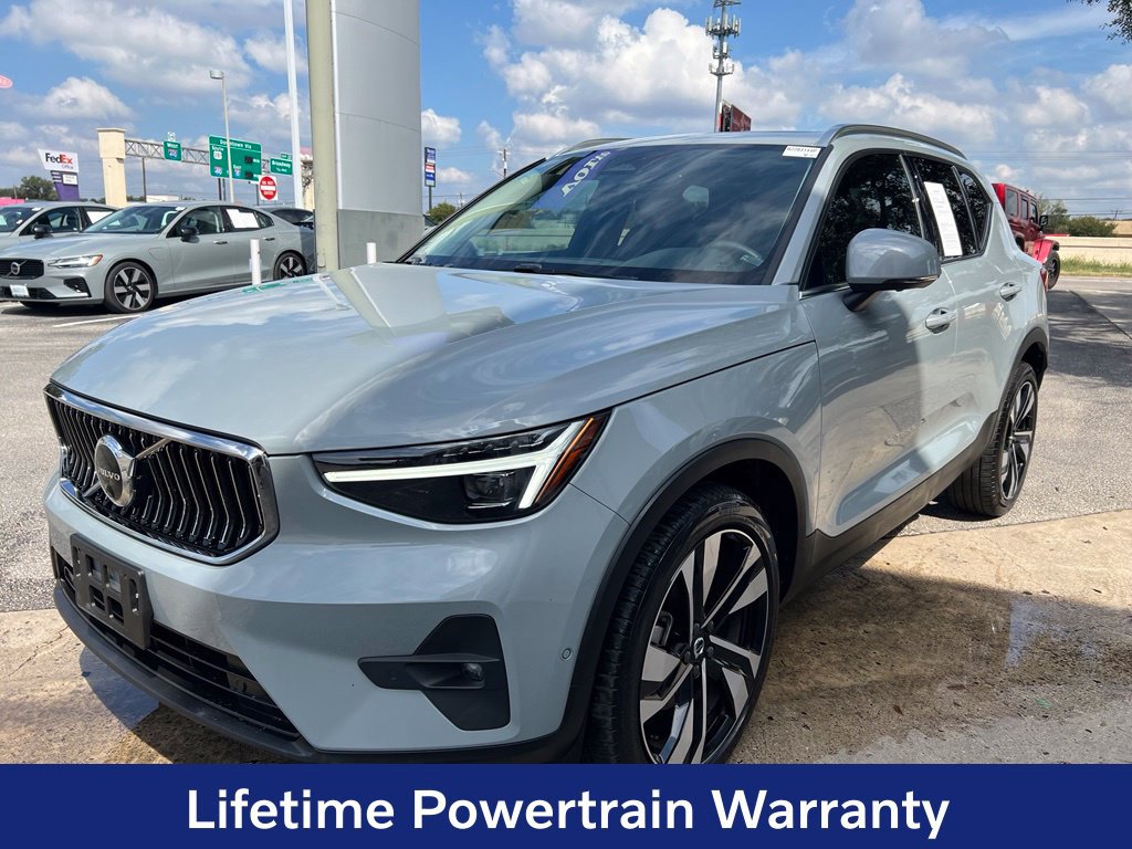 Certified 2024 Volvo XC40 B5 Plus w/ Protection Package Premier AWD/4WD image 3