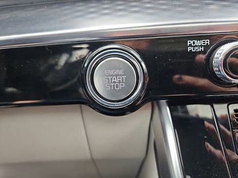Used 2023 Kia Carnival SX Prestige FWD image 27