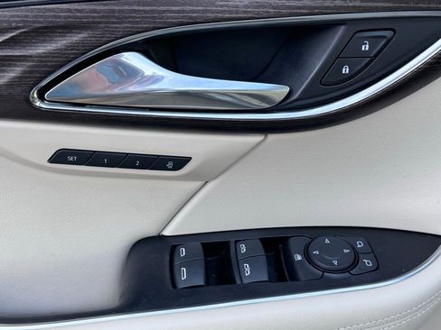 Used 2023 Buick Envision Avenir image 27