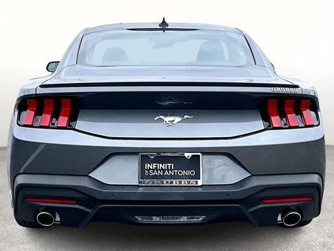 Used 2025 Ford Mustang Premium image 6