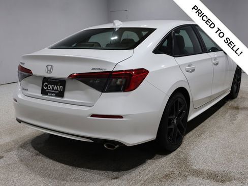 Used 2023 Honda Civic Sport image 2