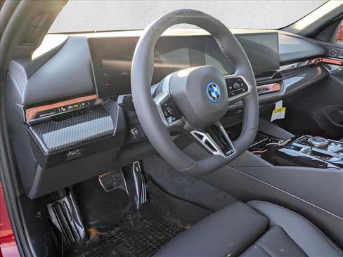 New 2026 BMW i5 eDrive40 w/ M Sport Package image 3