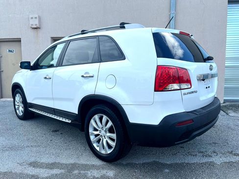 Used 2011 Kia Sorento LX w/ Convenience Pkg image 14