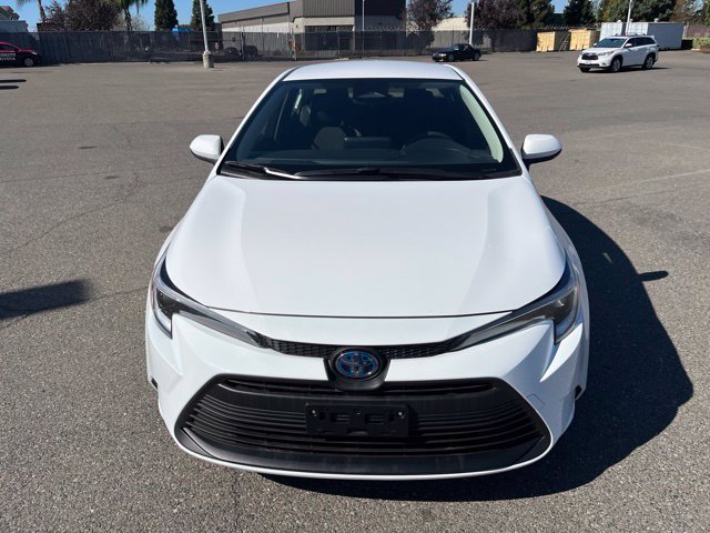 Used 2025 Toyota Corolla LE FWD image 8