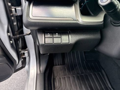Used 2017 Honda Civic Touring image 15
