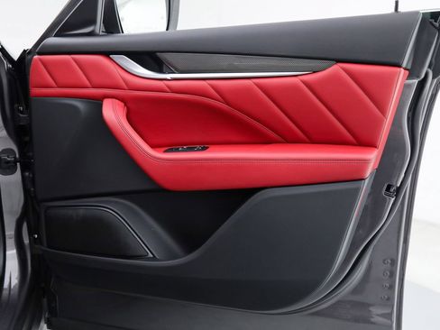 Certified 2023 Maserati Levante GT AWD/4WD image 11