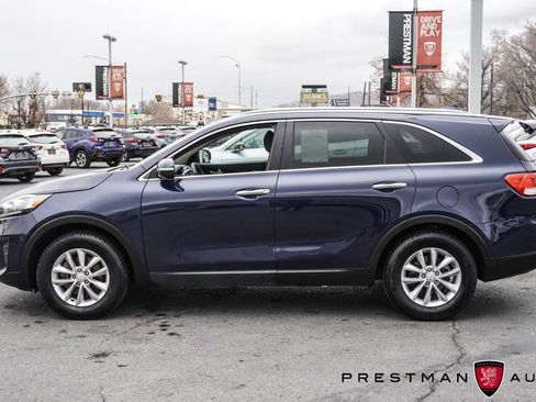 Used 2018 Kia Sorento LX image 16