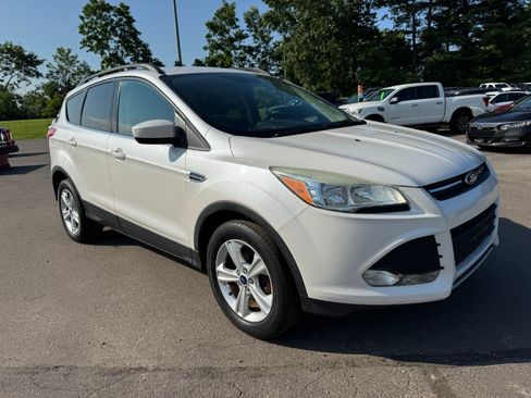 Used 2016 Ford Escape SE w/ Equipment Group 201A FWD image 7