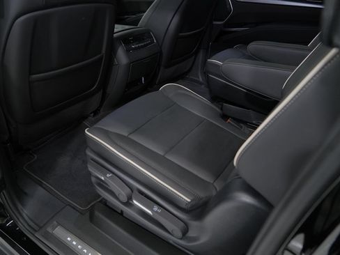 Used 2026 Cadillac Escalade ESV Sport AWD/4WD image 20
