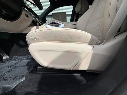 New 2026 Mercedes-Benz GLS 580 4MATIC image 17