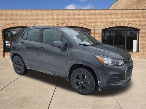 Used 2019 Chevrolet Trax LS image 1