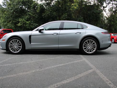 Used 2018 Porsche Panamera 4S w/ Premium Package Plus AWD/4WD image 4