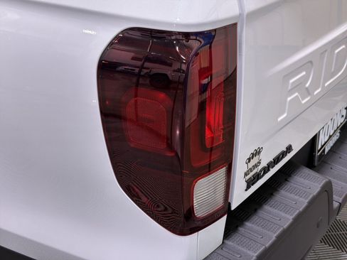 Used 2026 Honda Ridgeline Black Edition image 17