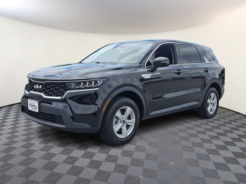 Used 2022 Kia Sorento LX AWD/4WD image 3