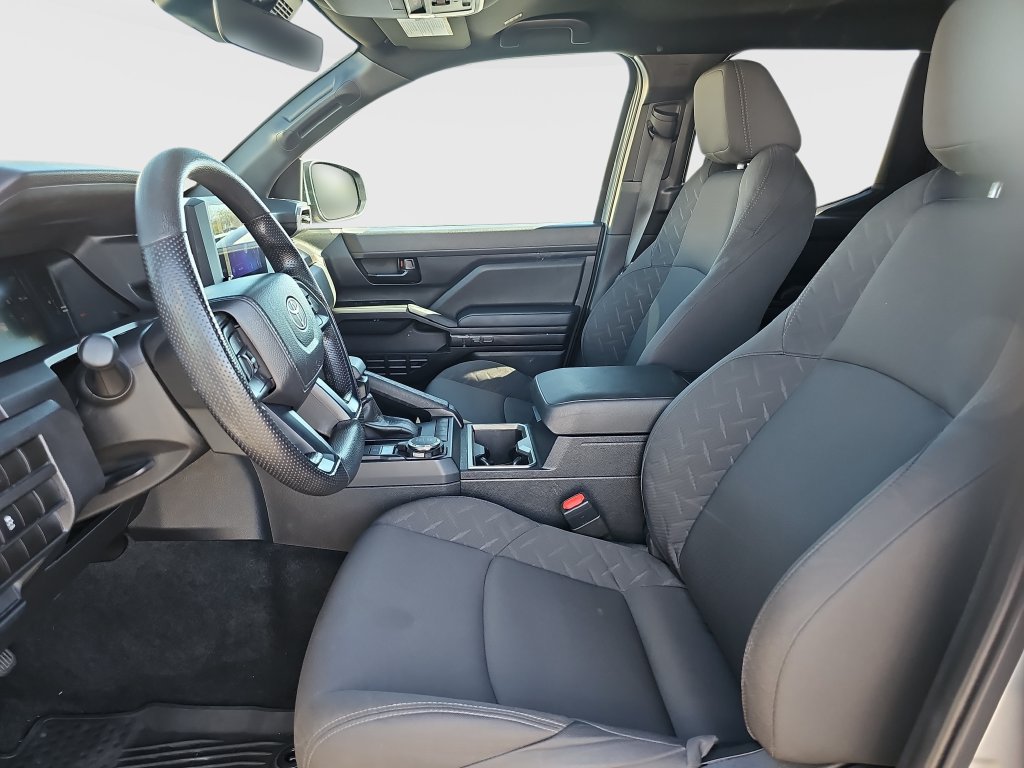 Certified 2025 Toyota Tacoma SR5 AWD/4WD image 16