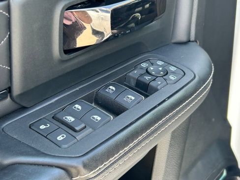 Used 2025 RAM 3500 Limited AWD/4WD image 26