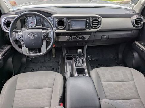 Used 2017 Toyota Tacoma SR5 w/ Tow Package RWD image 15