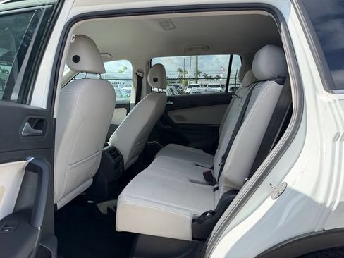 Used 2019 Volkswagen Tiguan SE FWD image 12