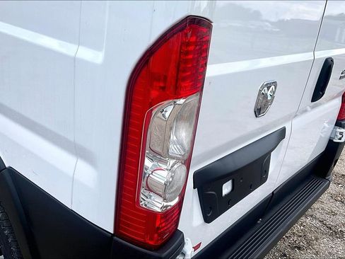 New 2024 RAM ProMaster 2500 w/ Convenience Group FWD image 14